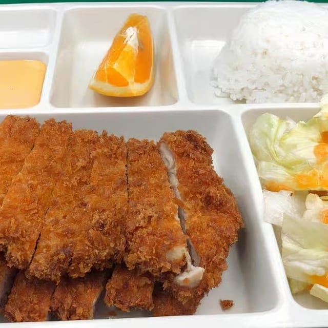 Chicken Katsu Plate (2 Mieng Ga Com+Salad).
